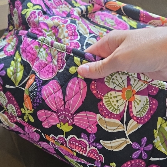 Vera Bradley Weekender Travel Bag, GUC, Travel Chic, Colorful Vibrant Bag - Picture 10 of 14